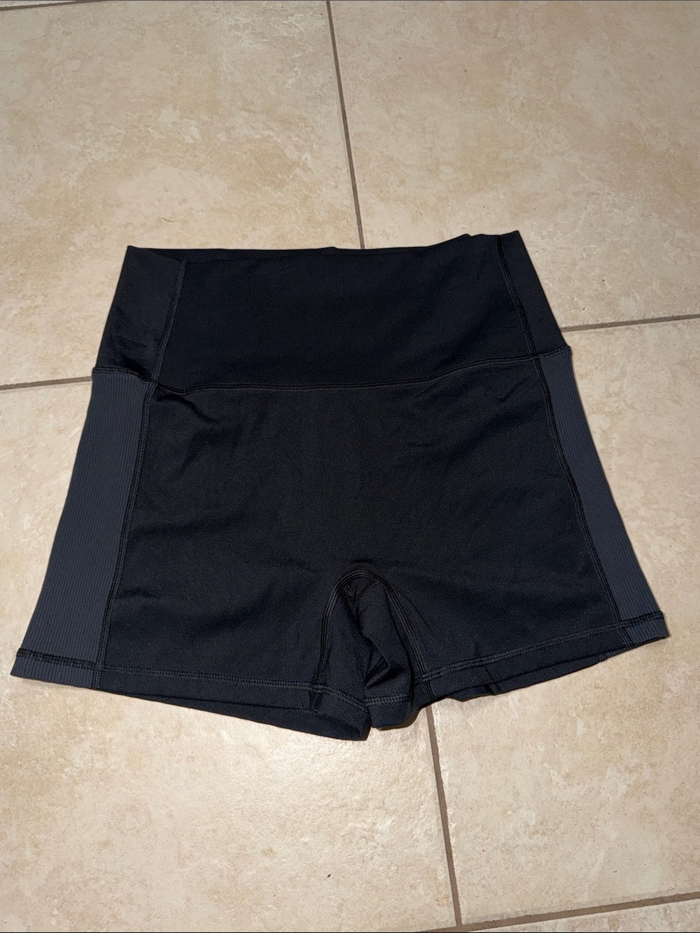 Offline by Aerie Goals Shortie Hi-Rise 4" Inseam